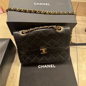 Chanel Black Quilted Shoulder Bag with Gold Chain